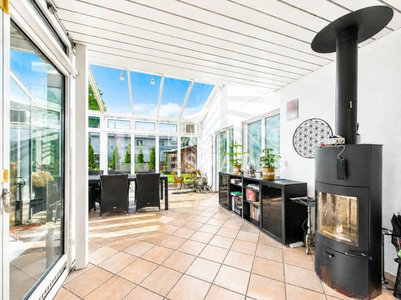 LIVING WITH STYLE - SPACIOUS,Barrier-Free, RENOVATED (8)