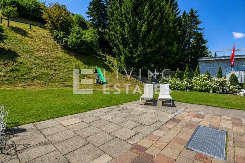 LIVING WITH STYLE - SPACIOUS,Barrier-Free, RENOVATED (15)
