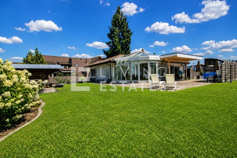 LIVING WITH STYLE - SPACIOUS,Barrier-Free, RENOVATED (16)