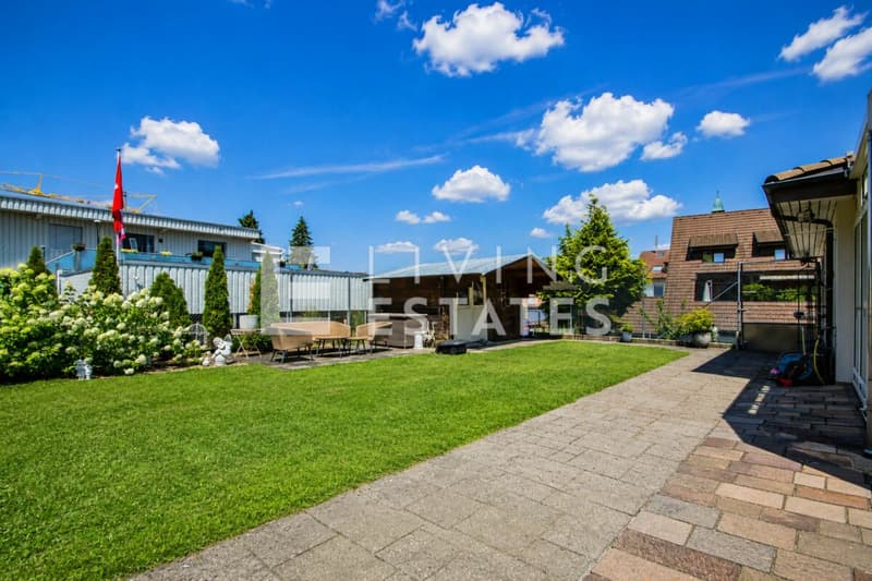 LIVING WITH STYLE - SPACIOUS,Barrier-Free, RENOVATED (14)