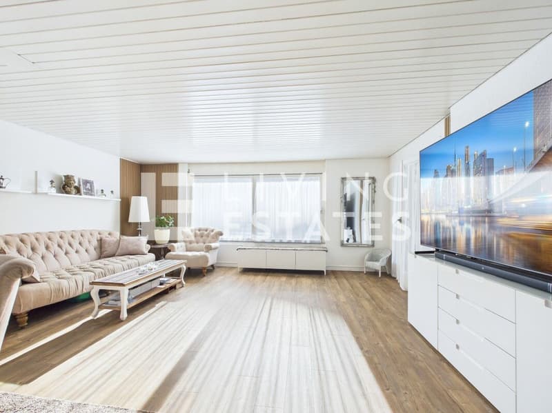 LIVING WITH STYLE - SPACIOUS,Barrier-Free, RENOVATED (2)
