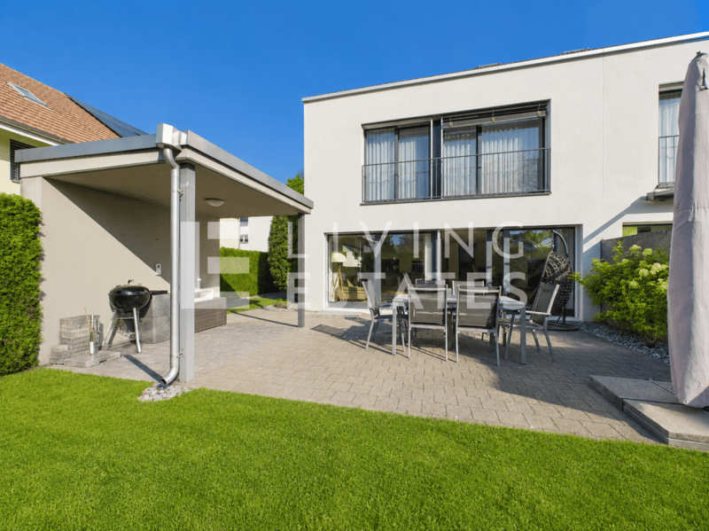 MODERNE WOHNOASE - RAUM. TERRASSE. AUSSICHT. (14)