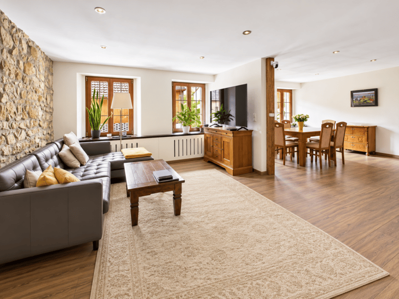 CHARMANTE MAISONETTE MIT VIEL PLATZ UND BESONDEREM WOHNAMBIENTE (1)