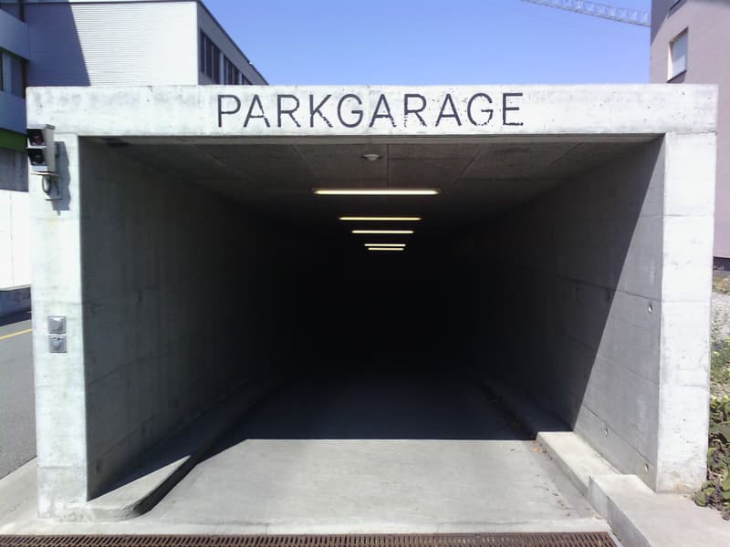 Emplacement de parking pour motocyclette à louer ! (2)
