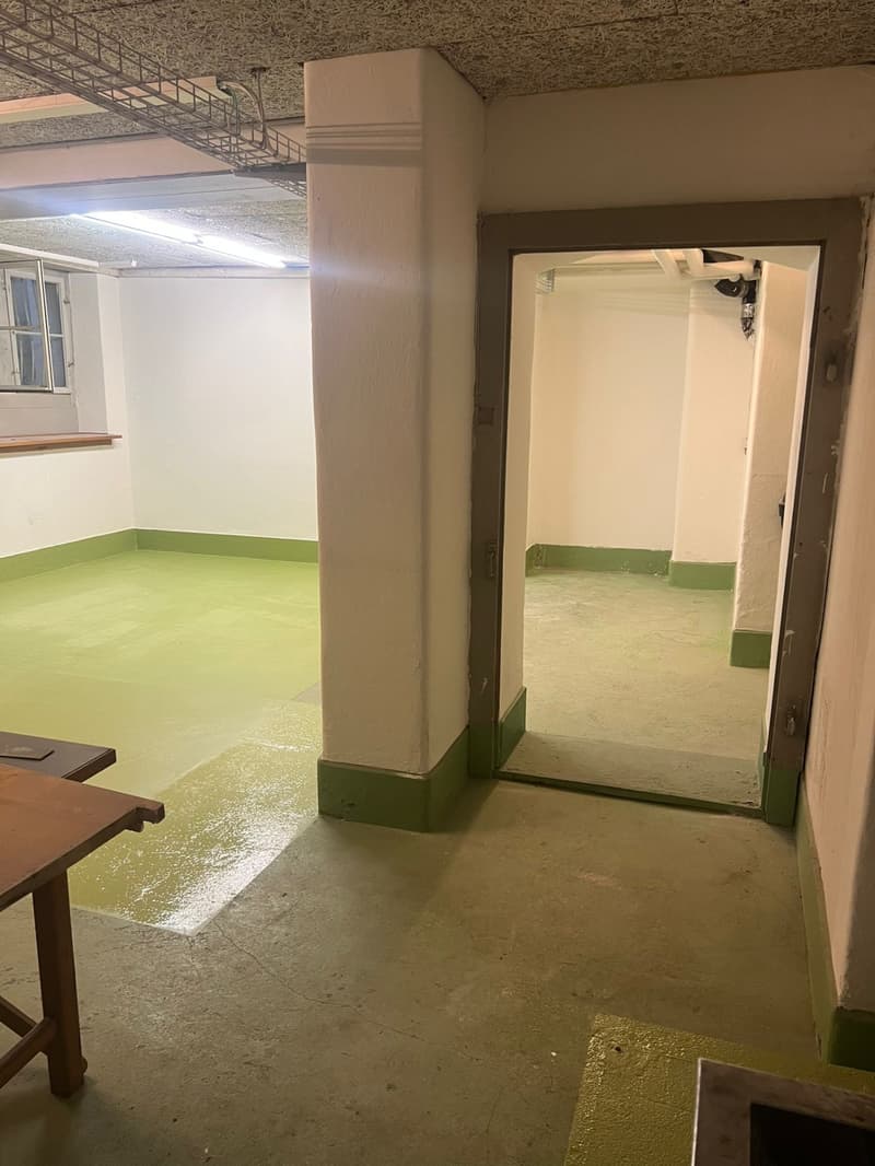 Hobby or storage room for rent in central location near Römerhof (2)