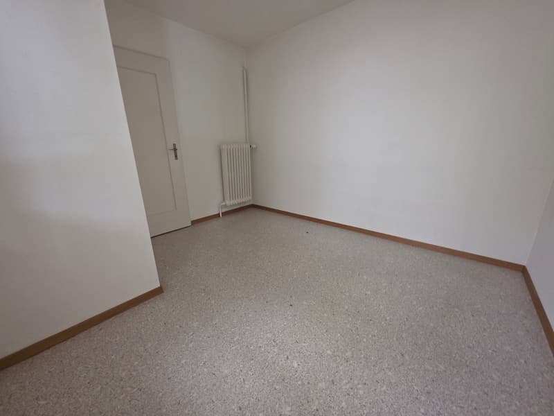 Helle 3-Zimmer-Wohnung mit Balkon im Altbau – Grenchen (7)
