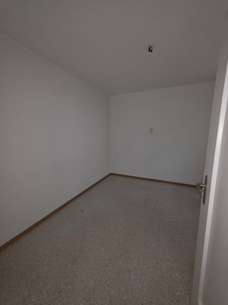 Helle 3-Zimmer-Wohnung mit Balkon im Altbau – Grenchen (6)