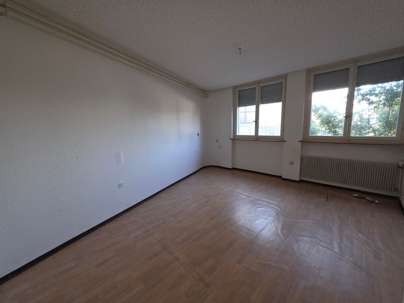 Charmante 2-Zimmer-Altbauwohnung an der Alpenstrasse in Grenchen (2)