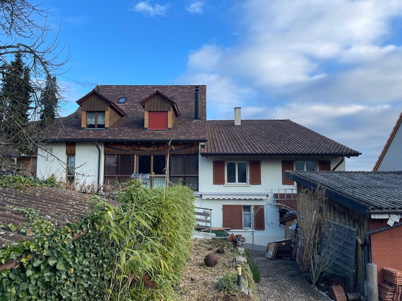 Zwei aneinandergebaute Liegenschaften mit 1539 m2 Grundstück in der Kern- und Landwirtschaftszone (2)
