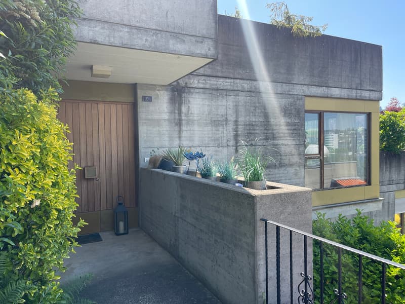 3.5-Zimmer-Eigentumswohnung mit Studio, grosszügigen Terrassen und idealer Lage (2)