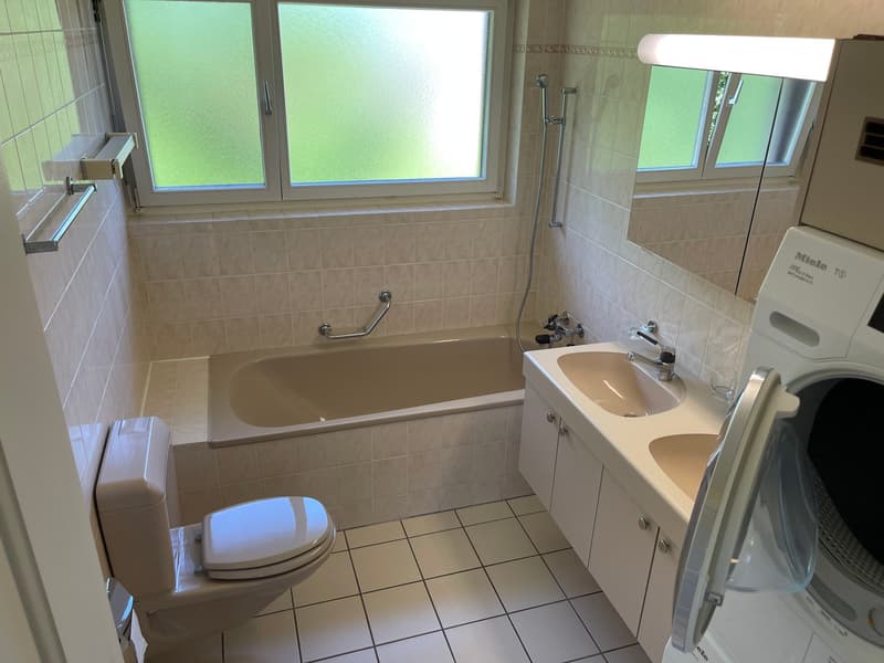 Sunny 3.5-room apartment with fireplace, hobby room, and great potential (21)