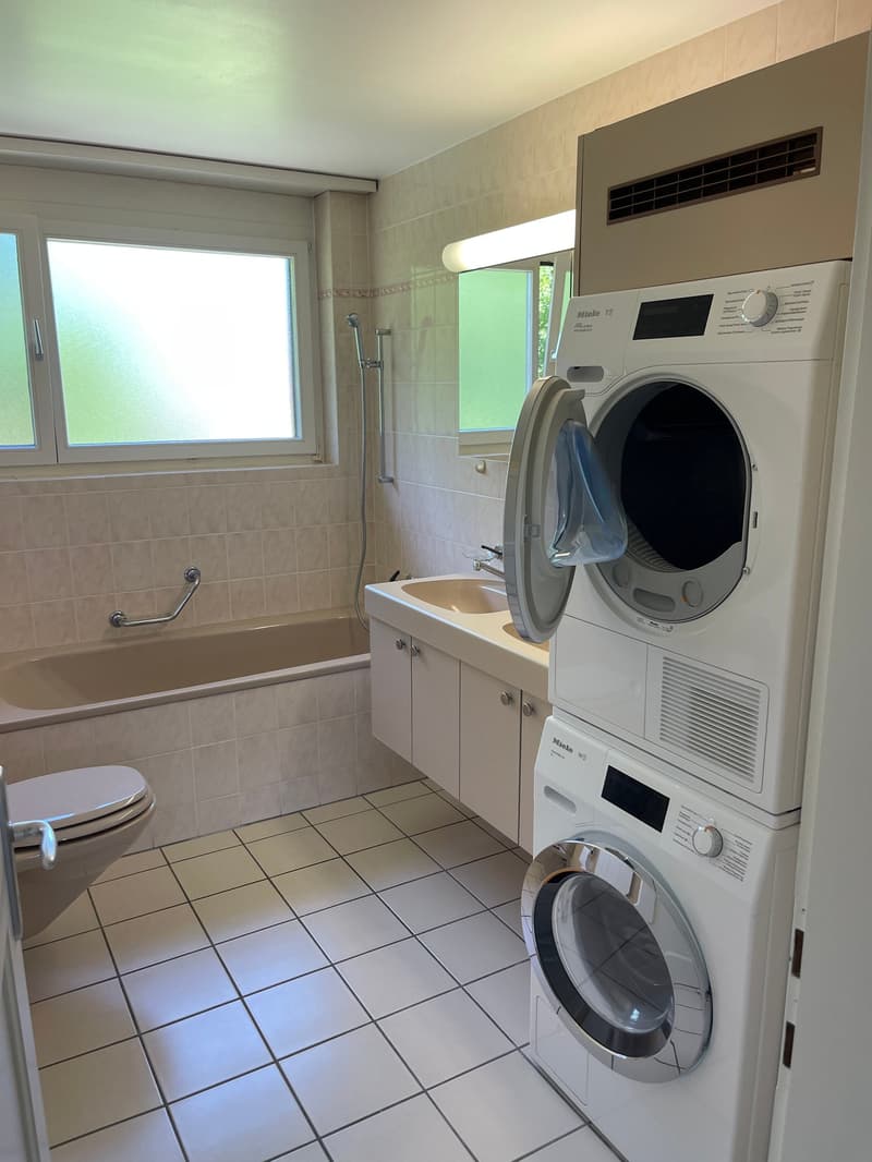 Sunny 3.5-room apartment with fireplace, hobby room, and great potential (22)