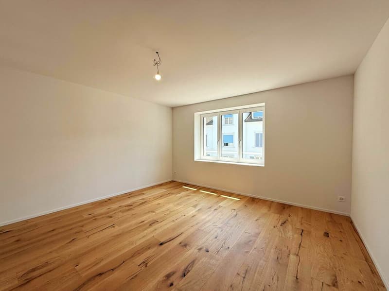 Completely renovated 4.5-room ground-floor apartment in the heart of Romanshorn (5)