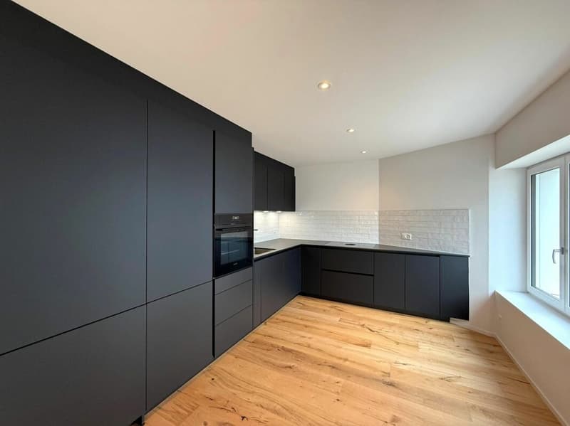 Completely renovated 4.5-room ground-floor apartment in the heart of Romanshorn (8)