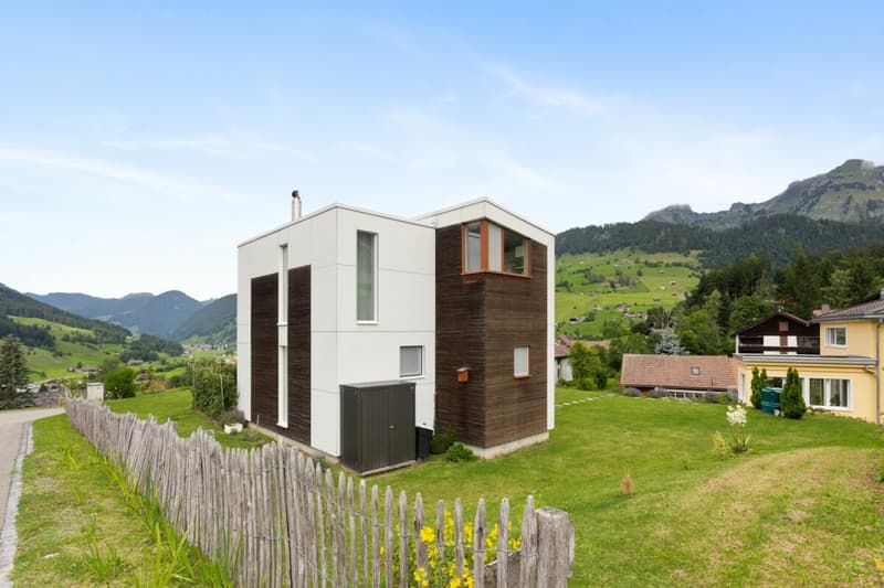 3.5-room single-family house with unobstructable mountain view in Unterwasser (1)