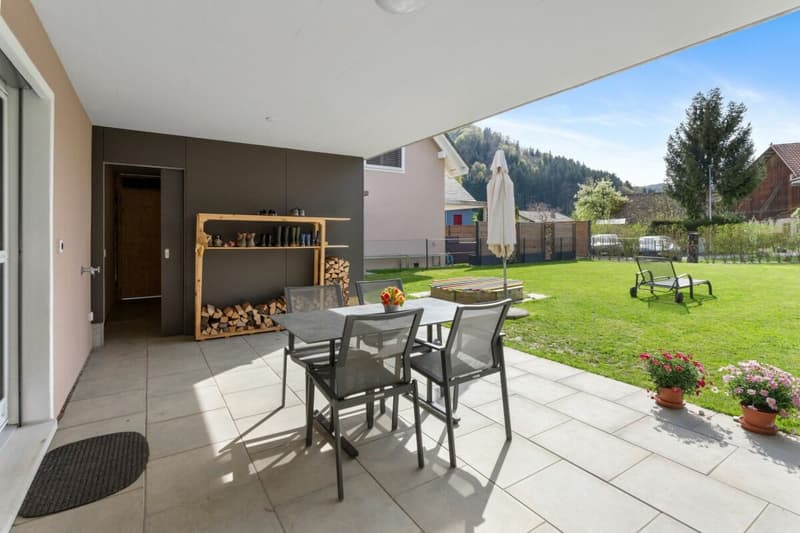 Living close to nature in a nearly new single-family home (2)