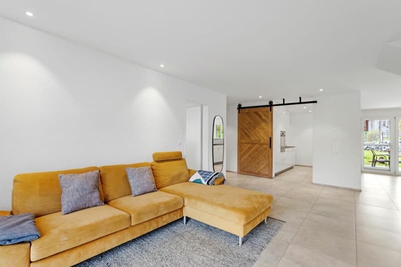 Living close to nature in a nearly new single-family home (4)