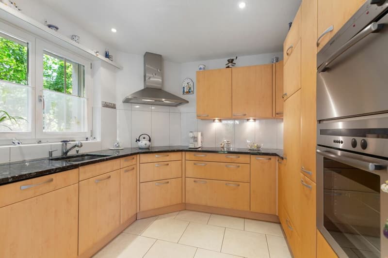Well-maintained semi-detached house with garden idyll (5)