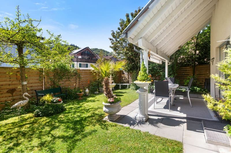 Well-maintained semi-detached house with garden idyll (12)