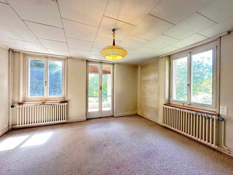 Historic 6-room single-family house with development potential in Oberwangen (4)