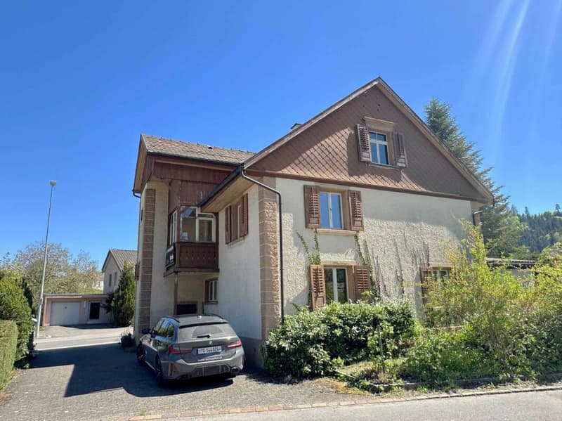 Historic 6-room single-family house with development potential in Oberwangen (13)