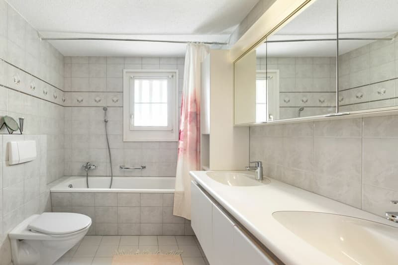 Ideally located, spacious maisonette apartment (7)