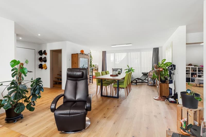 Charming Living with Style - Like-New 4.5-Room Attic Apartment (7)