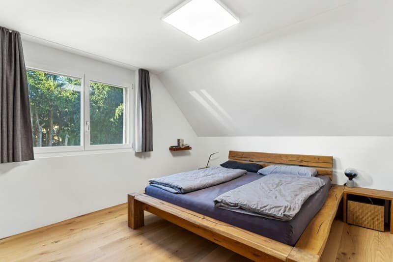 Charming Living with Style - Like-New 4.5-Room Attic Apartment (9)