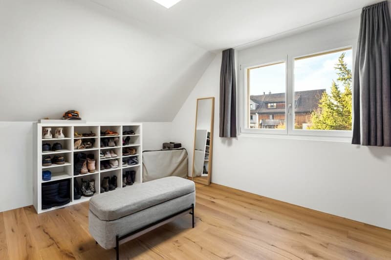 Charming Living with Style - Like-New 4.5-Room Attic Apartment (8)