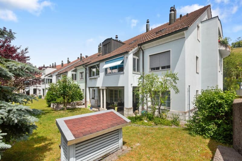 Ampio appartamento giardino 4.5 locali con area esterna vasta (2)