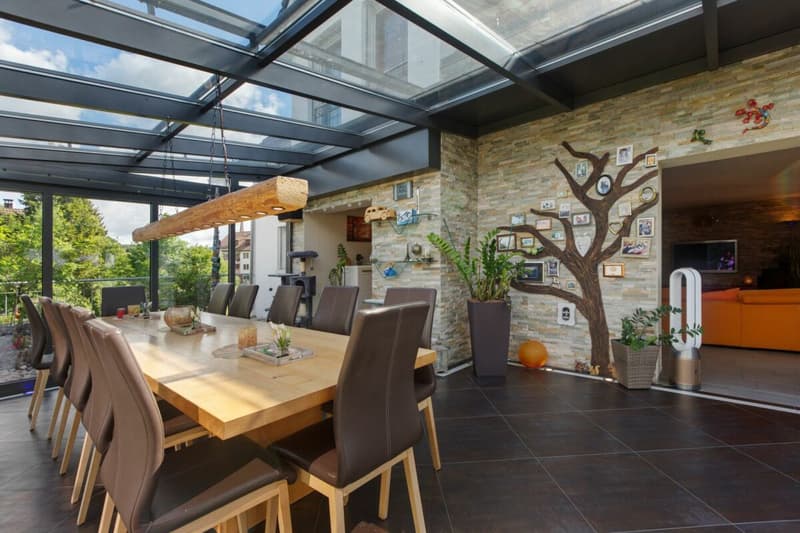Maison individuelle avec jardin entretenu et garage unique (5)