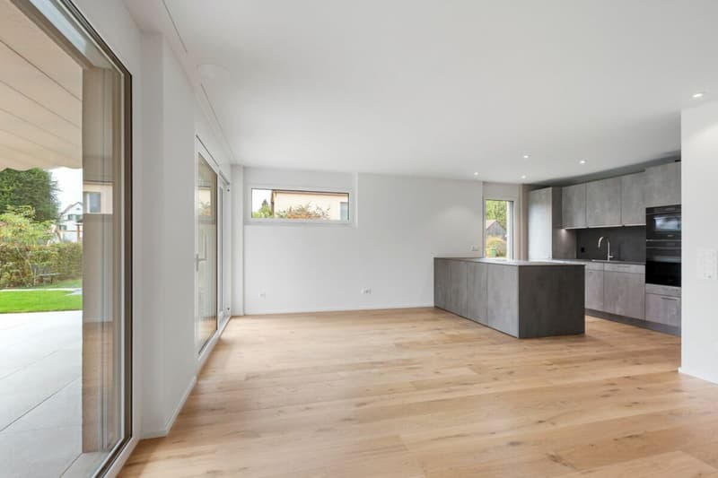 Hochwertige Doppelhaushälfte mit Garten und zwei Abstellplätzen in der Tiefgarage an ruhiger Lage (6)