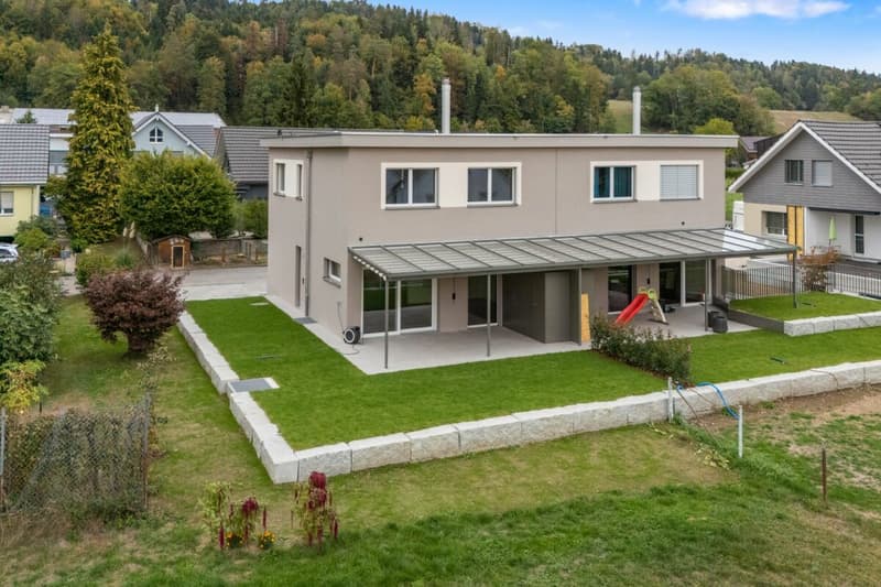Hochwertige Doppelhaushälfte mit Garten und zwei Abstellplätzen in der Tiefgarage an ruhiger Lage (14)