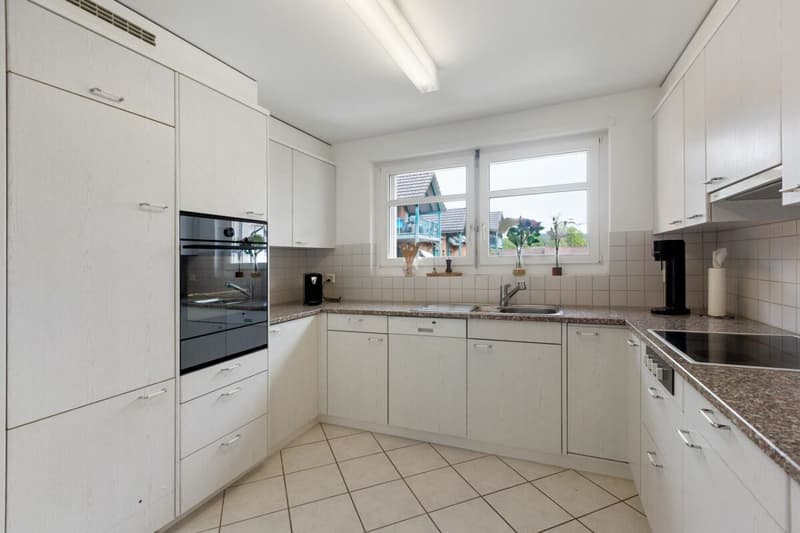 Gepflegte 3.5-Zimmerwohnung mit sonnigem Balkon und Blick ins Grüne (6)