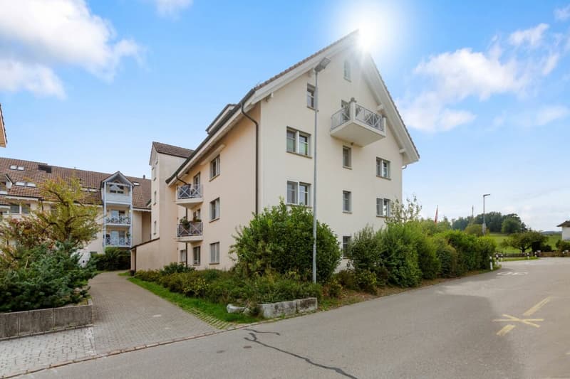 Gepflegte 3.5-Zimmerwohnung mit sonnigem Balkon und Blick ins Grüne (3)