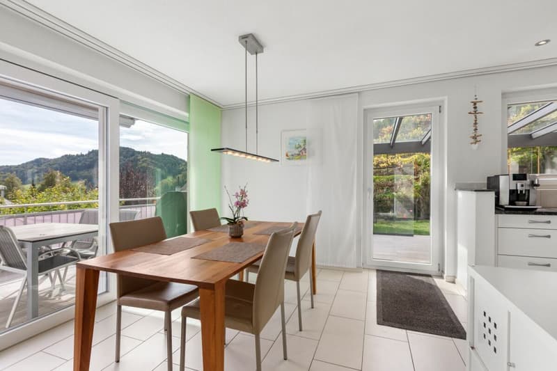 Gepflegtes 5.5-Zimmer-Reiheneckhaus an ruhiger Wohnlage mit idyllischem Garten (6)