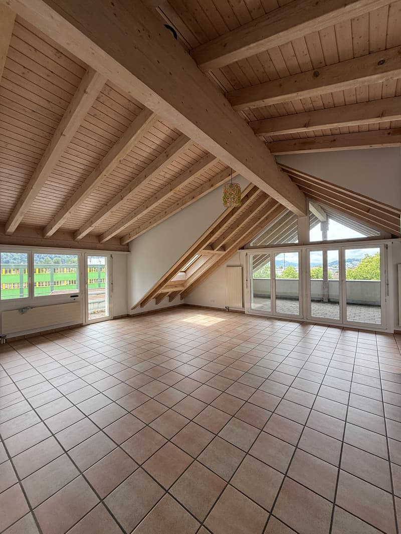 6-Zimmer-Wohnung mit viel Platz & idealer Lage in Schmerikon - Befristet bis zum 30.06.2027 (3)