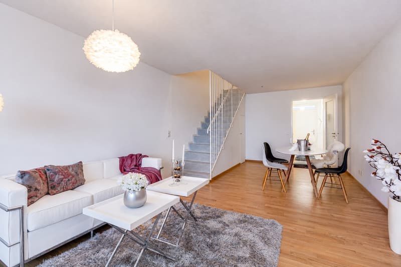 Bright temporary maisonette apartment with special living comfort in Bellach (1)