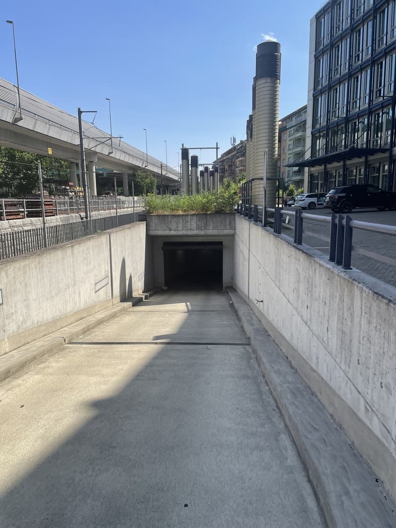 Garagenparkplatz zentral in 8045 Zürich / Sihlcity mieten! (5)