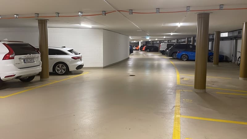 Garagenparkplatz zentral in 8045 Zürich / Sihlcity mieten! (2)