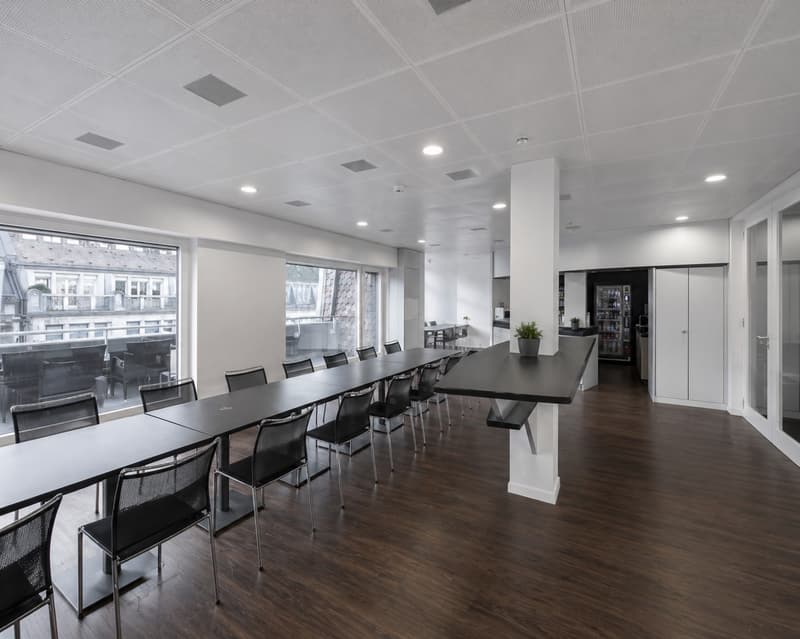 Les images photoréalistes ainsi que le mobilier représenté sont présentés uniquement à titre dillustration. Les bureaux sont loués non meublés.
