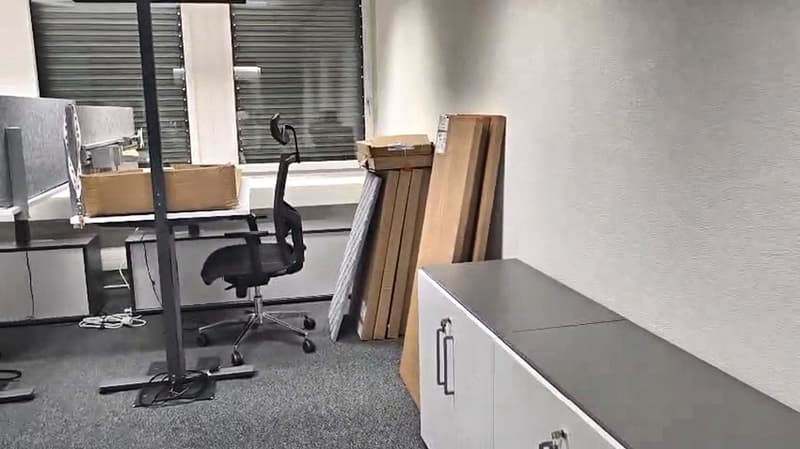 🏢 Modern Coworking Workspace | CHF 475/mo | Chamerstrasse 176 Zug | Available Now (3)