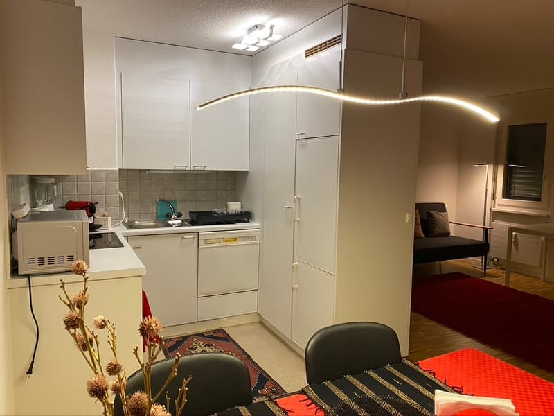 🌟 2.5-Room Spacious & Stylish Apartment with Lift in Prime Zone 10 Location 🌟 (7)