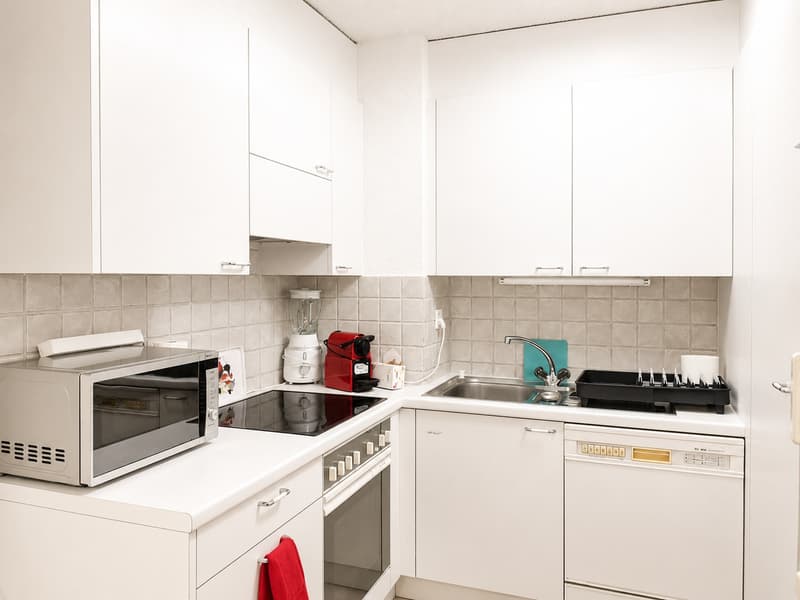 🌟 Appartamento spazioso e stylish di 2,5 locali con ascensore in posizione primaria della zona 10 🌟 (8)