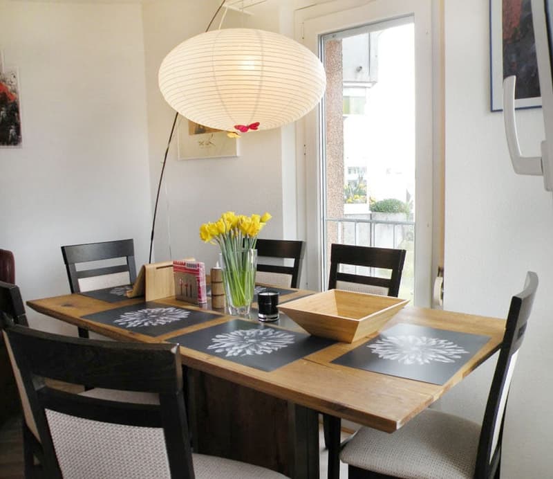 🏡 Charmantes möbliertes 2.5-Zimmer-Apartment Seebacherstrasse 64, Zürich Seebach 2. Stock links (11)