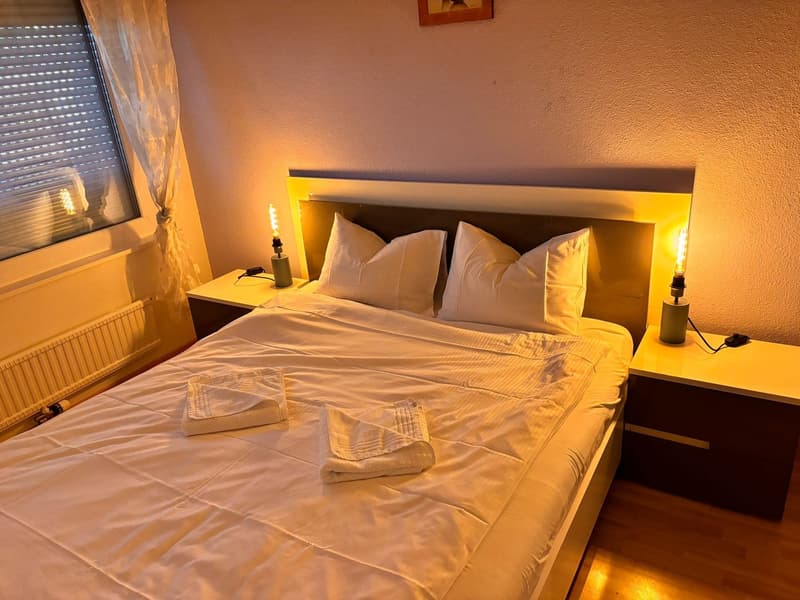 🏡 Charmantes möbliertes 2.5-Zimmer-Apartment Seebacherstrasse 64, Zürich Seebach 2. Stock links (6)