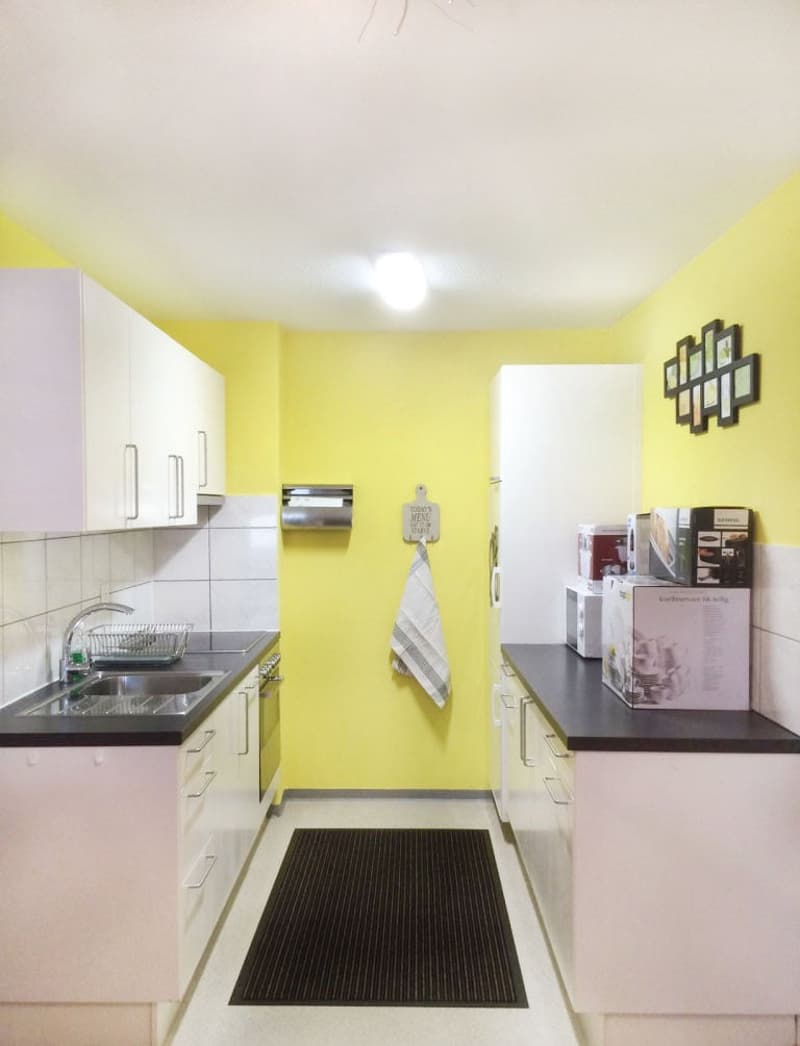 🏡 Charmantes möbliertes 2.5-Zimmer-Apartment Seebacherstrasse 64, Zürich Seebach 2. Stock links (12)