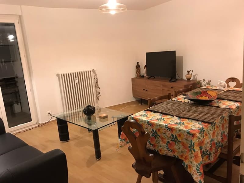 🏠 Charmantes 3,5-Zimmer-Wohnung mit Balkon in Adliswil – sofort verfügbar (3)