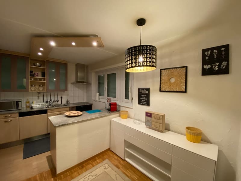 🌇 Fully Furnished 2.5-Room Apartment in Opfikon | Short-Term Rental | Balcony | Private Laundry (8)