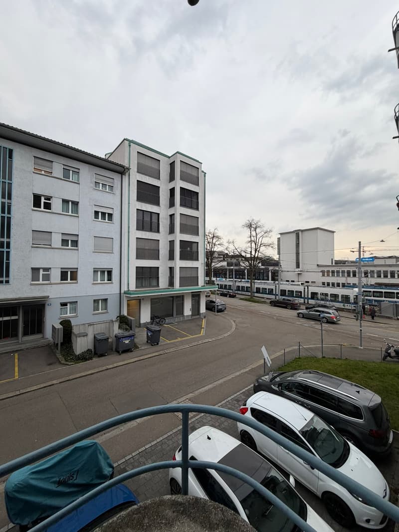 🏡Charming Furnished 2.5-Room Apartment with Balcony in Zürich Oerlikon (16)
